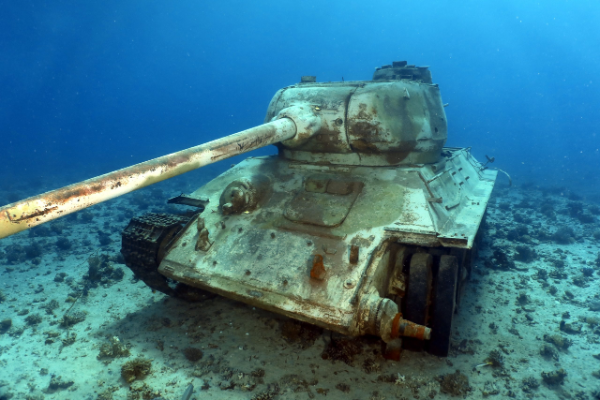 新的打卡点来啦！埃及红海赫尔格达首家水下军事博物馆已经开门迎客，作为潜水爱好者，怎么能错过这个全新的潜水圣地呢？